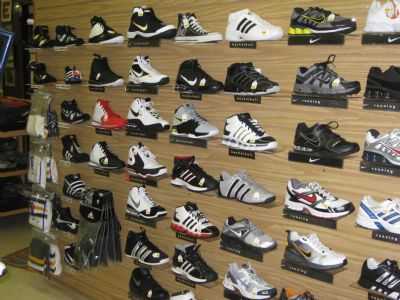 Mens Womens and Kids Tennies